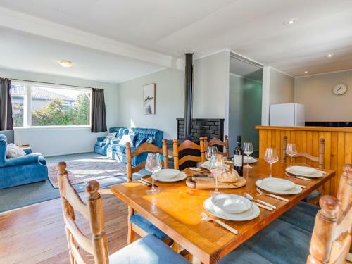 Miro Cottage Retreat - Ohakune Holiday Home