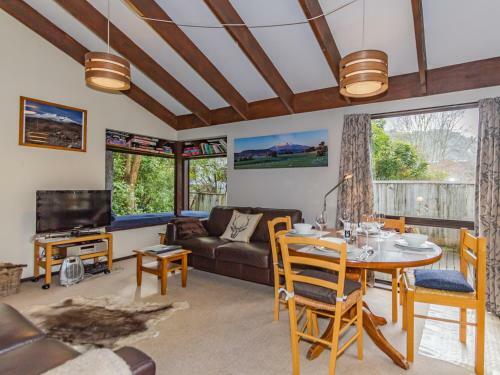 Foyle Street Chalet - Ohakune Holiday Home