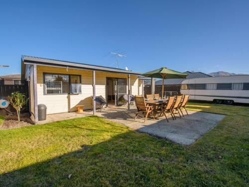 Sun Soaked Escape - Cromwell Holiday Home