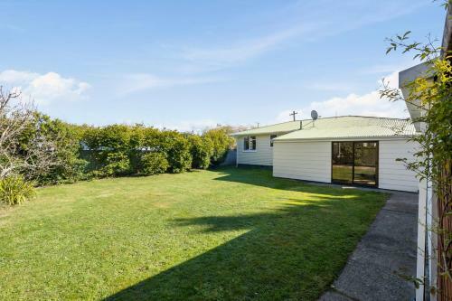 Living Easy On East - Greytown Holiday Home
