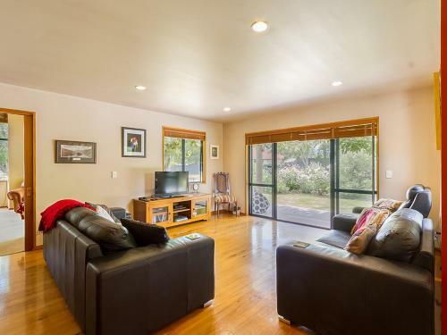 Aurum Retreat - Cromwell Holiday Home