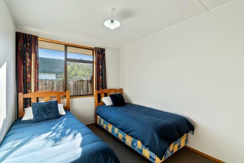 Carefree Cottage - Cromwell Holiday Home