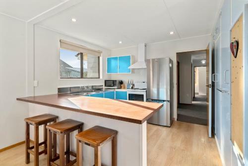 Carefree Cottage - Cromwell Holiday Home