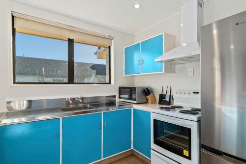 Carefree Cottage - Cromwell Holiday Home