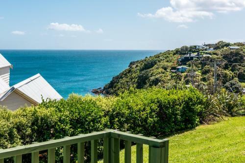 The Island Gem - Waiheke Holiday Home