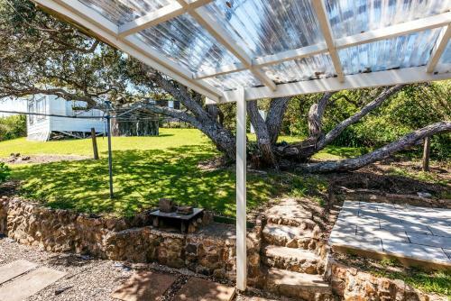 The Island Gem - Waiheke Holiday Home