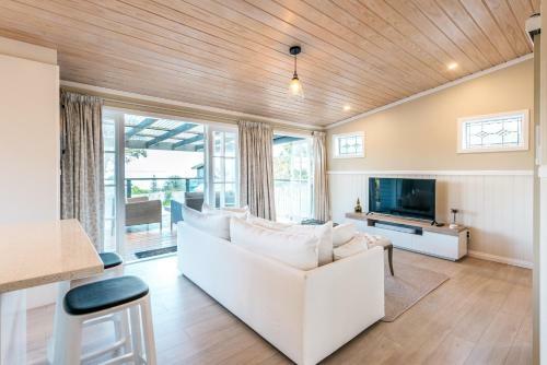 Pohutukawa Cottage, Waiheke Island