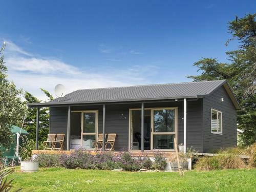 Mokomoko Cottage - Martinborough Holiday Home