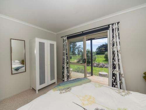 Mokomoko Cottage - Martinborough Holiday Home