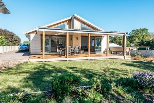 Magical On Matai - Oneroa Holiday Home