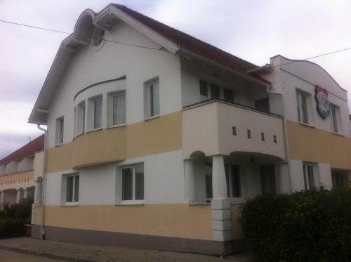 Tri�sz Aparthotel