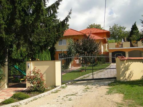 Janus Apartman