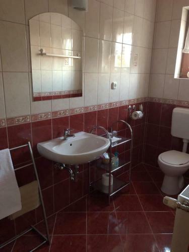 Krist�ly Apartmanh�z