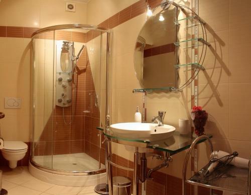 Nyirfa Apartmanh�z