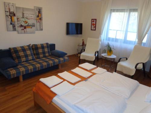 Nyirfa Apartmanh�z