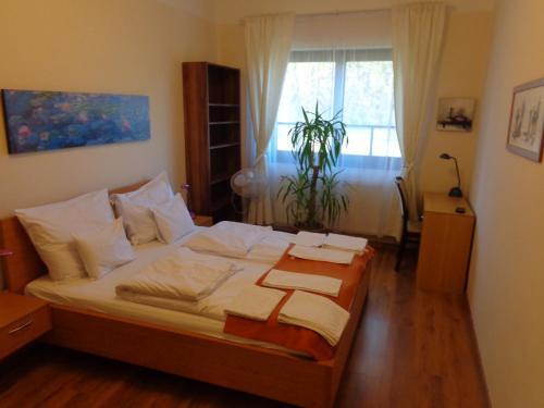 Nyirfa Apartmanh�z