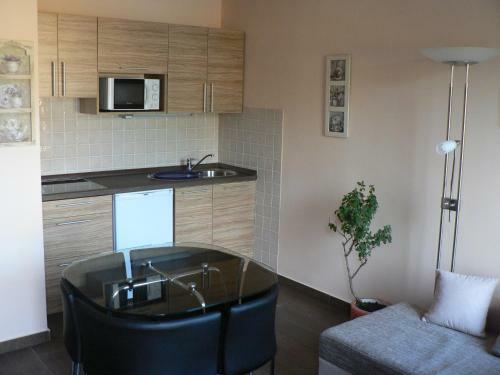 Nyirfa Apartmanh�z