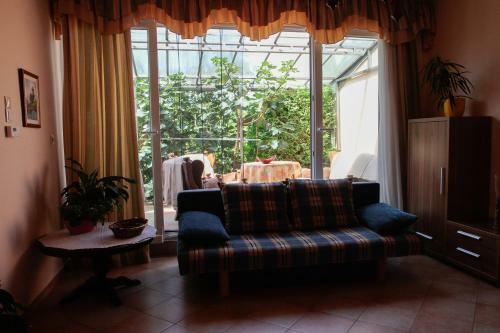 Nyirfa Apartmanh�z