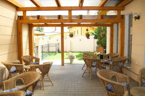 Plat�n Hotel & �tterem