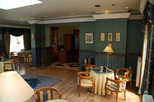 Plat�n Hotel & �tterem