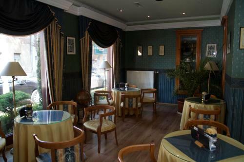 Plat�n Hotel & �tterem