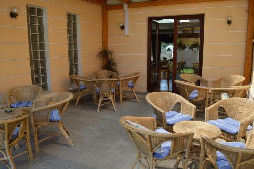 Plat�n Hotel & �tterem