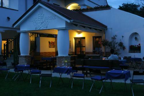 Bed & Breakfast P�los Resort