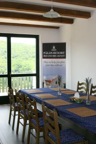 Bed & Breakfast P�los Resort
