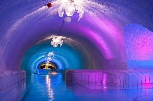 Hotel Cascade Resort & Spa