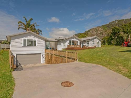 Where The Sun Shines - Hahei Holiday Home