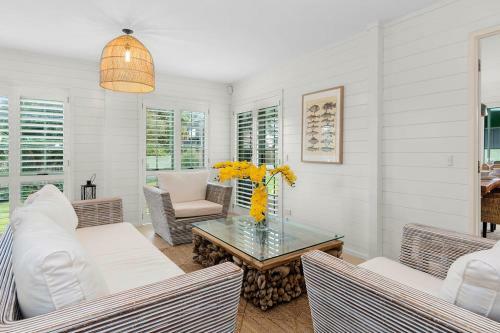 Kiwi Kuta With Wifi- Matarangi Holiday Home