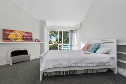 Tree Top Hideaway - Sandspit Holiday Home