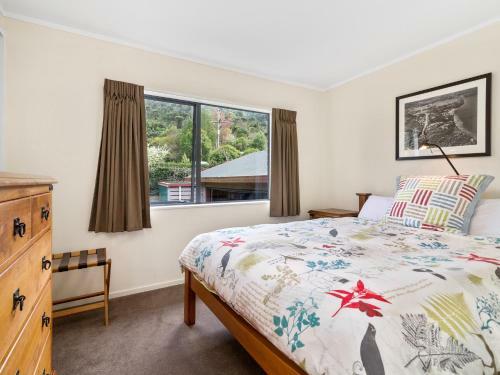 Lakeside Escape - Lake Tarawera Holiday Home