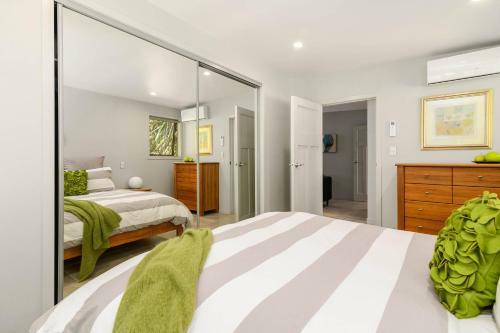 Flaxwater Bach - Lake Tarawera Holiday Home