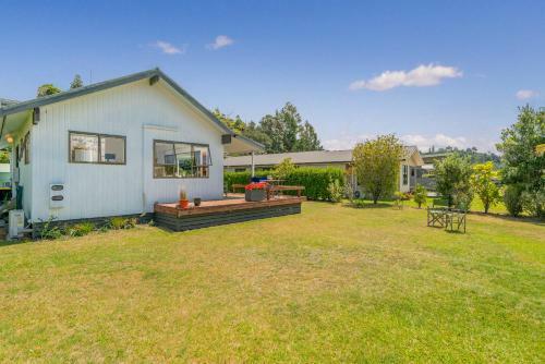 Bay Coast Happy Place - Cooks Beach Holiday Home