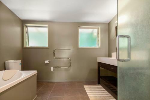 Tranquility At Tarawera - Lake Tarawera Holiday Home