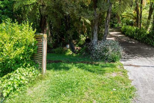 Tranquility At Tarawera - Lake Tarawera Holiday Home