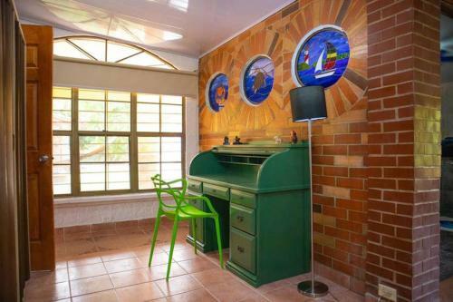 Amplia Villa En Playa