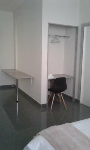 Hostal Low Cost Sm