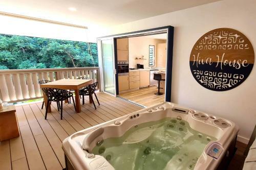 Hiva House