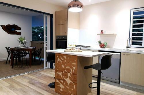 Hiva House