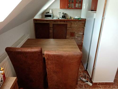 Zanati Apartmannh�z