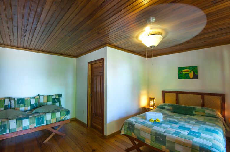 Hotel Las Rocas Resort And Dive Center