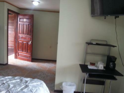 Hotel La Delphina Bed And Breakfast Bar And Grill