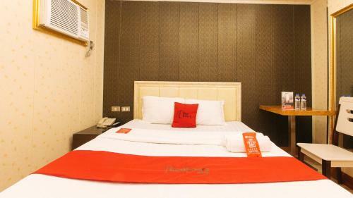 Hotel Reddoorz Plus @ Winter Benitez Cubao