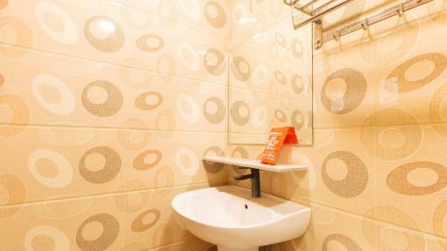 Hotel Reddoorz Plus @ Winter Benitez Cubao