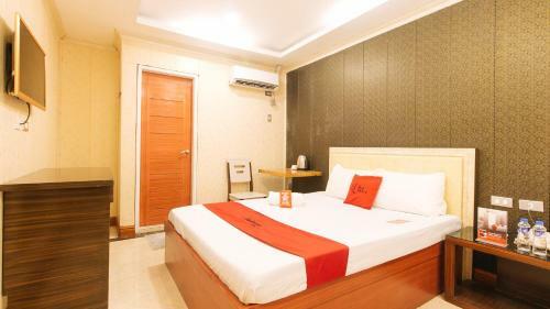 Hotel Reddoorz Plus @ Winter Benitez Cubao