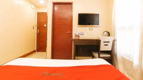 Hotel Reddoorz Plus @ Winter Benitez Cubao