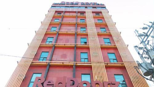 Hotel Reddoorz Plus @ Winter Benitez Cubao