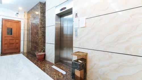 Hotel Reddoorz Plus @ Winter Benitez Cubao